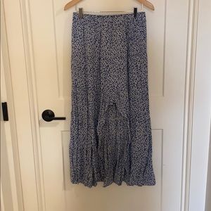 Maxi skirt with slit